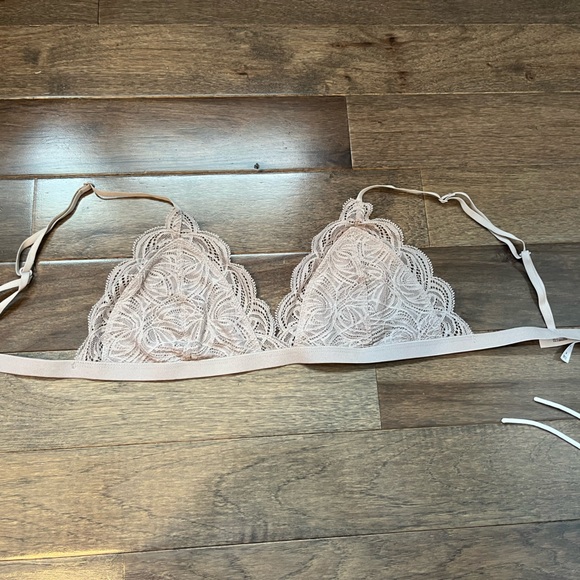Aritzia Talula Bralette - Picture 1 of 3